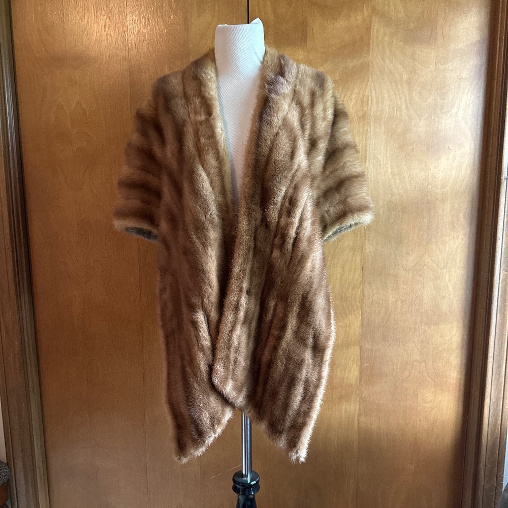 Vintage mink cape/stool
